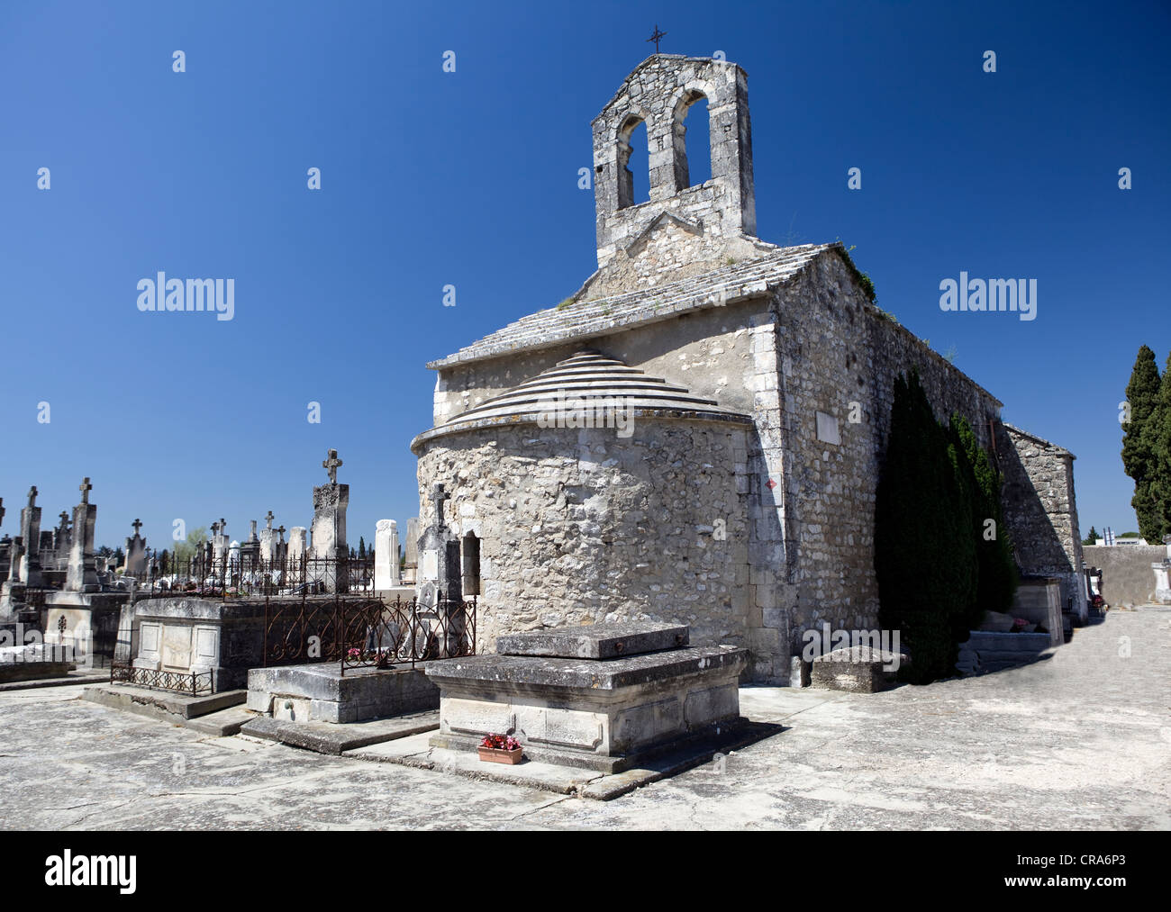 Frühe romanische Kapelle in der Provence: Sainte Croix des 9. Jahrhunderts Stockfoto