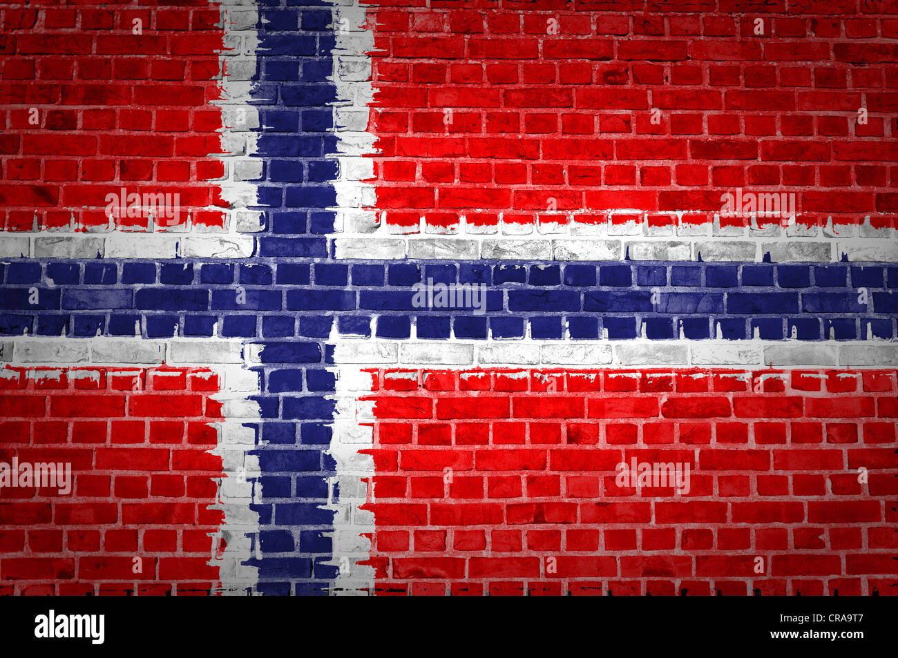 Ein Bild von der Norwegen-Flagge gemalt auf eine Mauer in innerstädtischer Lage Stockfoto
