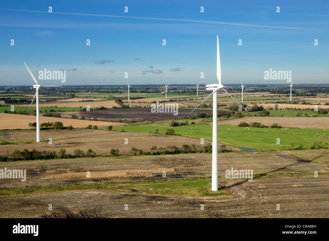 Luftaufnahme, Wind Farm in der Nähe von sprakebuell, Nordfriesland, Schleswig-Holstein, Deutschland, Europa Stockfoto
