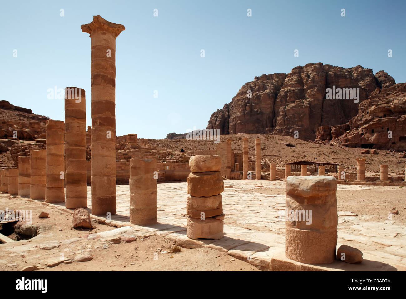 Große Tempel, Säulen, Petra, die Hauptstadt der Nabatäer, rock City, UNESCO-Weltkulturerbe Hertage, Wadi Musa Stockfoto