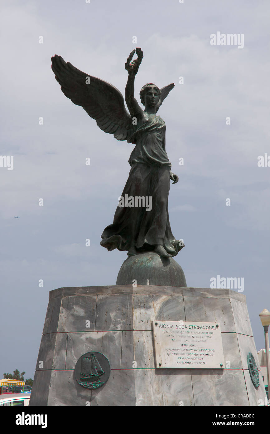 Statue im Gedenken an die Kriegsopfer zwischen 1943 und 1945, Stadt von Rhodos, Insel Rhodos, Griechenland, Europa, PublicGround Stockfoto
