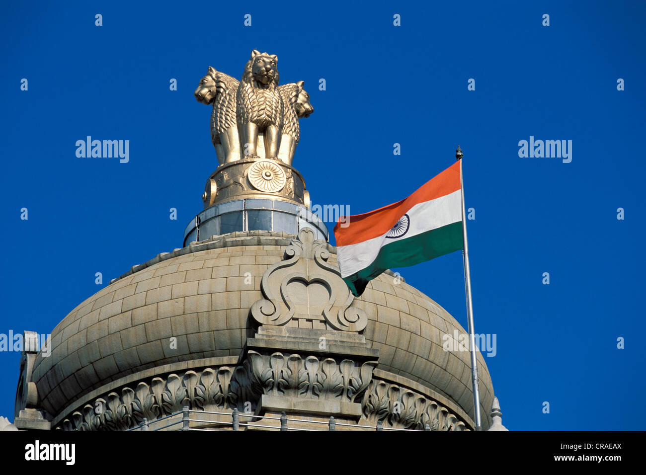Lion Capital, nationales Emblem von Indien, State Parliament House, Bangalore, Karnataka, Südindien, Indien, Asien Stockfoto