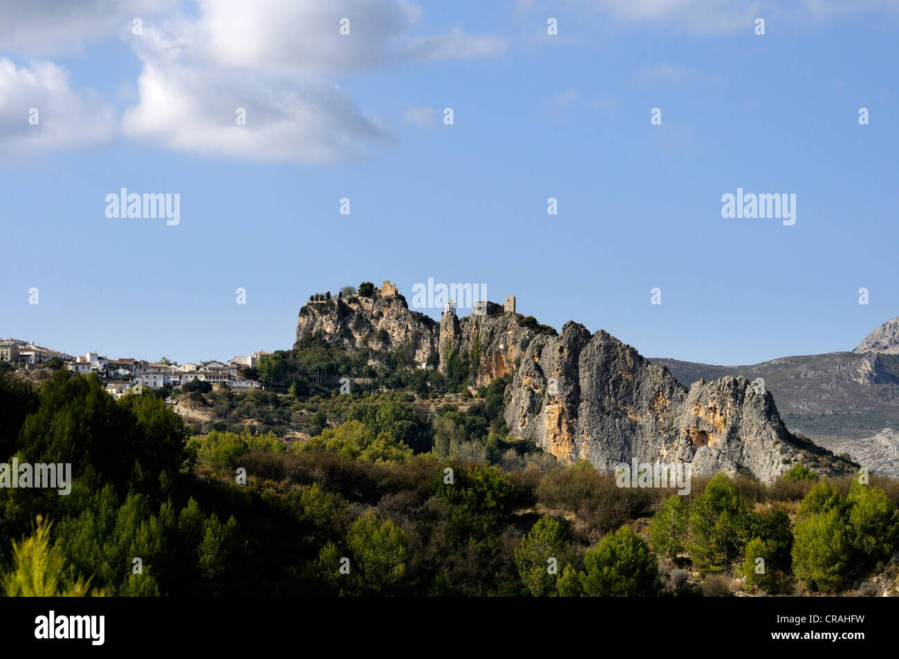 Dorf auf einem felsigen Berg, Guadalest, Costa Blanca, Spanien, Europa Stockfoto