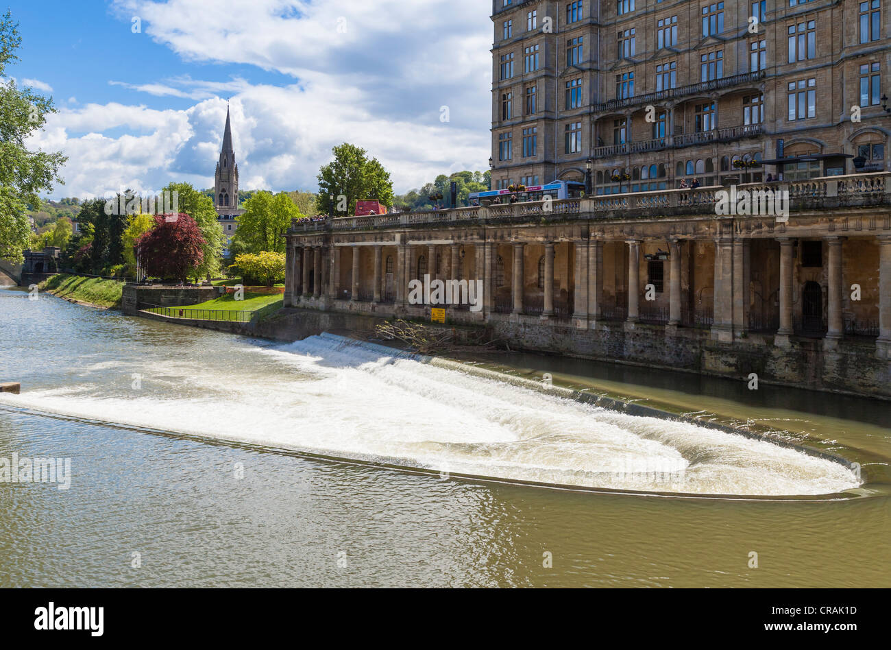 St Johns Evangelist-Kirche, Bad, genommen von der Pulteney-Brücke. Stockfoto