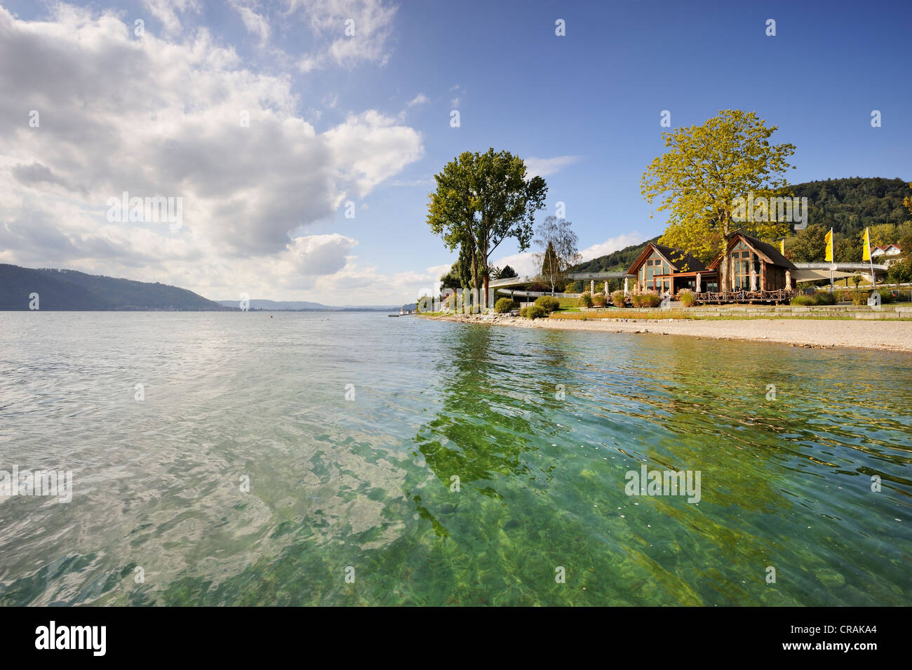 Naturbad mit Restaurant Seehaus am Ufer des Sipplingen, Bodensee, Bezirk Bodenseekreis, Baden-Württemberg Stockfoto