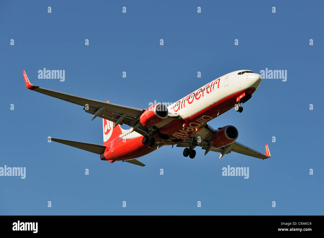 Air Berlin Boeing 737-8BK während dem Landeanflug zum Flughafen Zürich, Zürich, Schweiz, Europa Stockfoto Air Berlin Boeing 737-8BK während dem Landeanflug zum Flughafen Zürich, Zürich, Schweiz, Europa Stockfoto