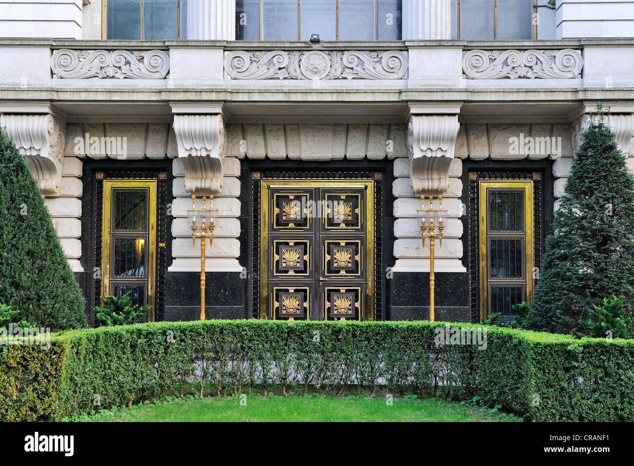 Russische botschaft berlin -Fotos und -Bildmaterial in hoher Auflösung ...
