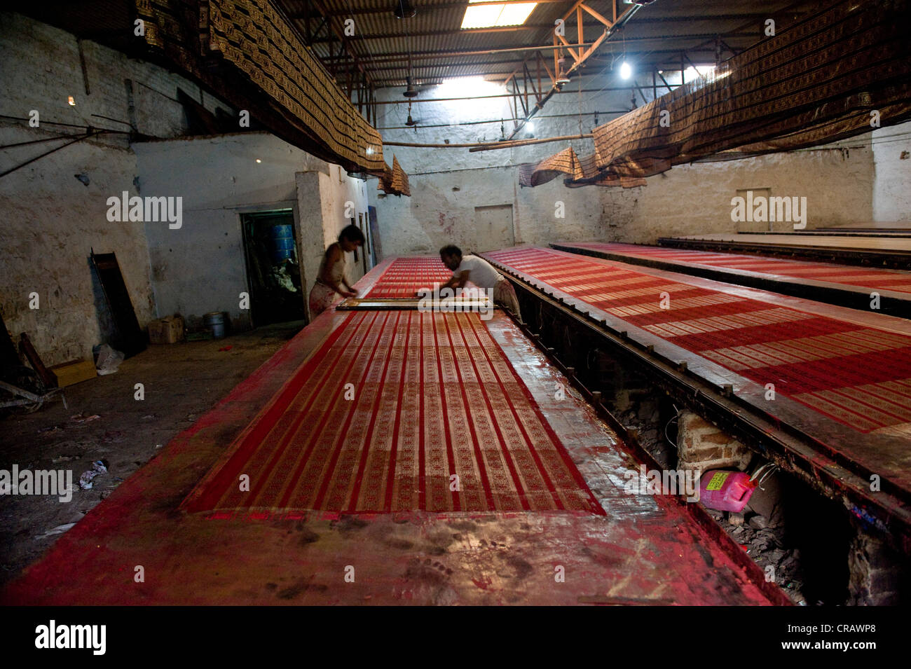 Färben von zuvor Druckstoff, Sanganer färben Zentrum in der Nähe von Jaipur, Rajasthan, Indien, Asien Stockfoto
