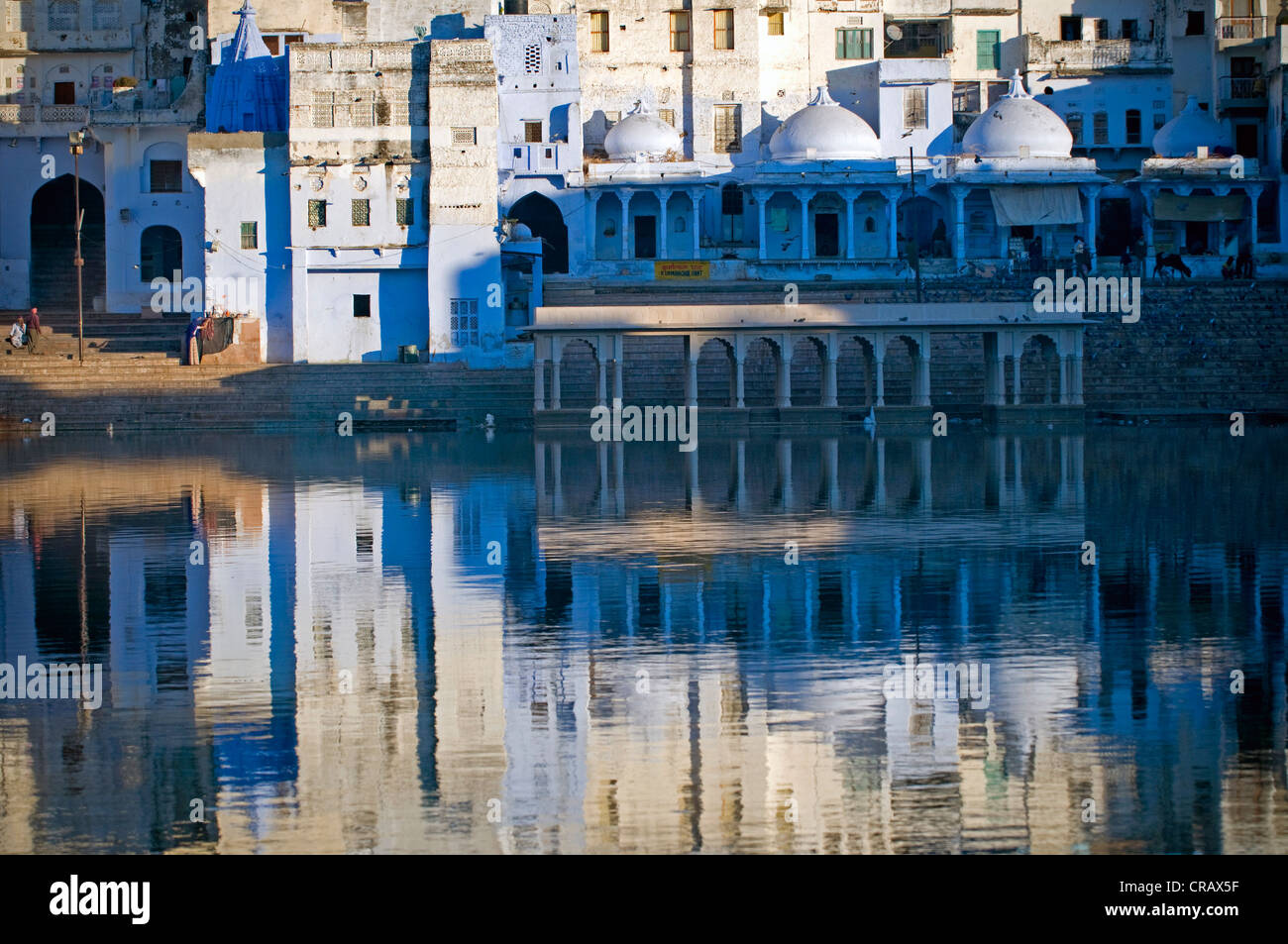 Pushkar auf dem Heiligen Pushkar-See oder Pushkar Sarovar, Rajasthan, Indien, Asien Stockfoto