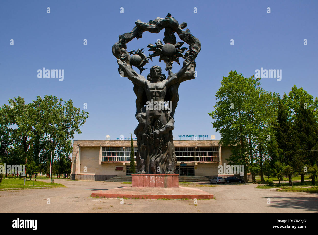 Heroische Statue eines Mannes aus der Sowjetzeit, Kutaissi, Georgien, Nahost Stockfoto