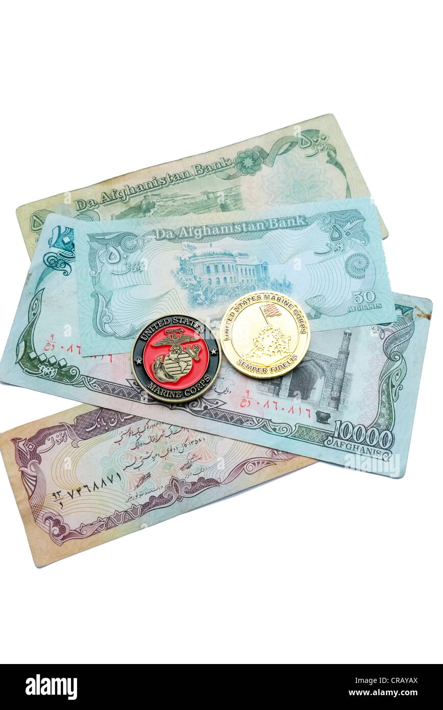 United States Marine Corps Medaillen / Münzen auf Afghanistan Banknoten Stockfoto