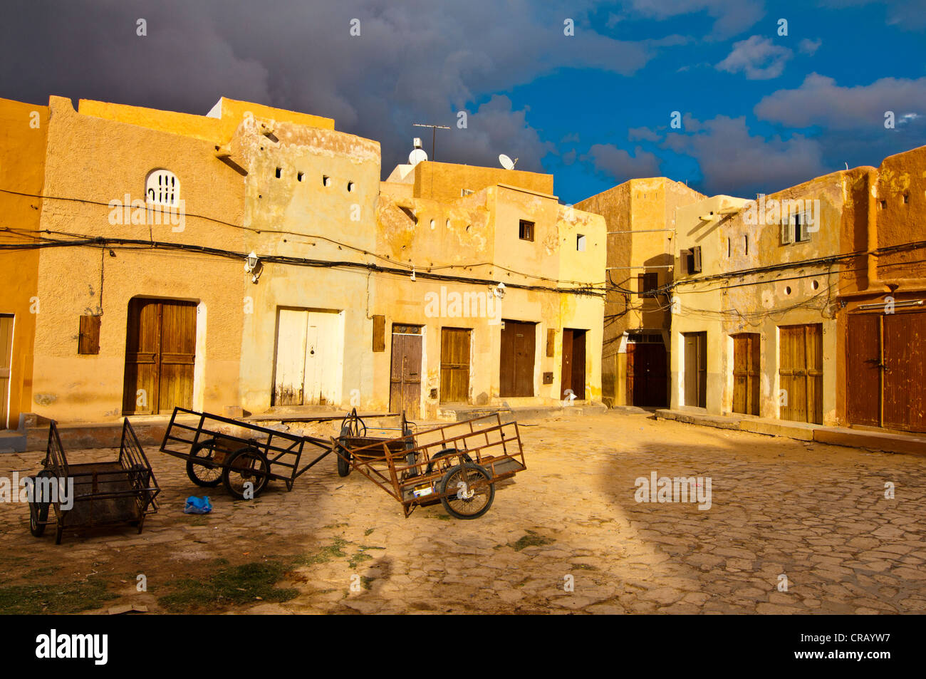 Mittelalterlichen Marktplatz in das kleine Dorf Beni Isguen am UNESCO-World Heritage Site M' zab, Algerien, Afrika Stockfoto