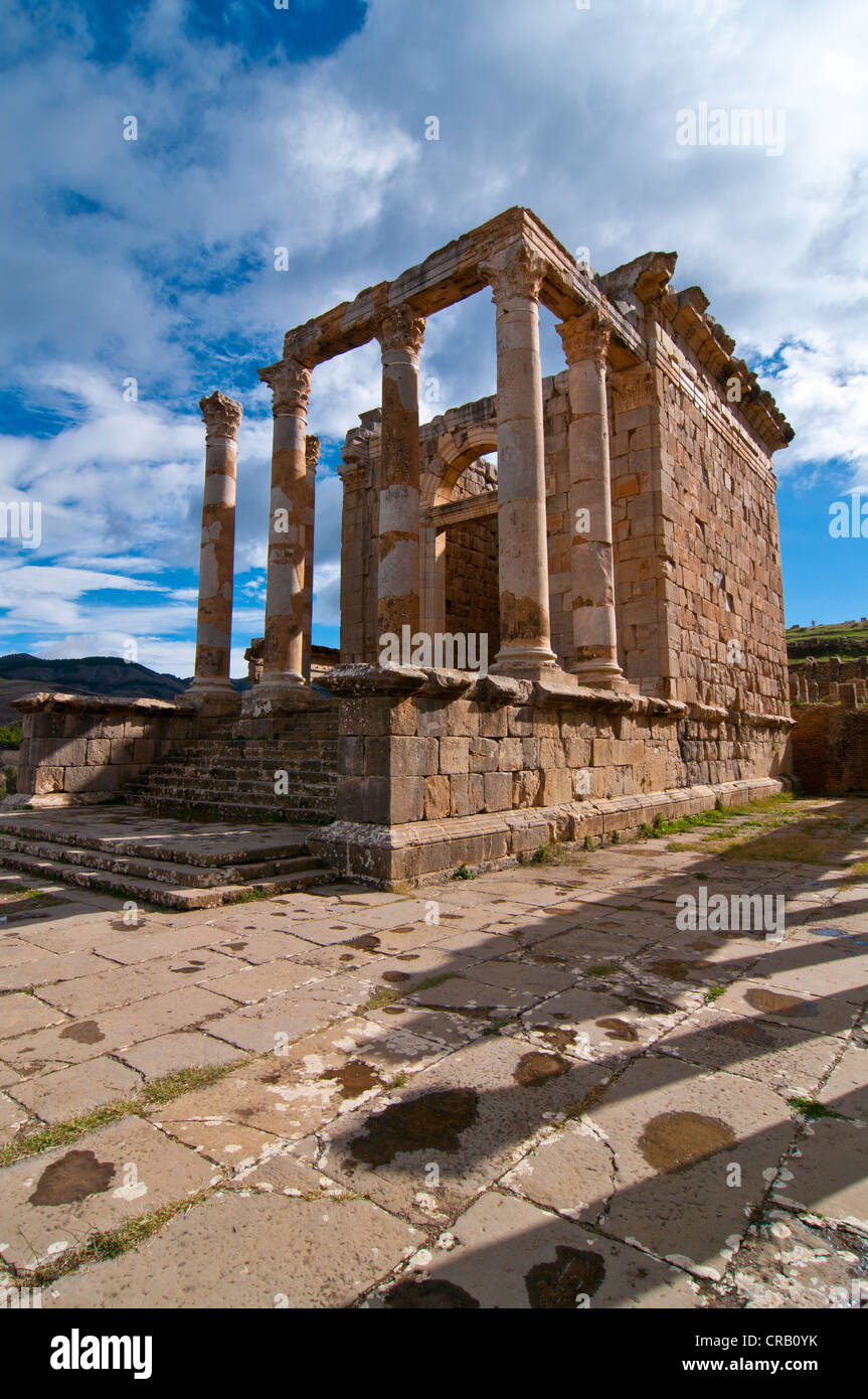 Tempel des Septimius Severus, die römischen Ruinen von Djemila, UNESCO-Weltkulturerbe, Kabylie, Algerien, Afrika Stockfoto