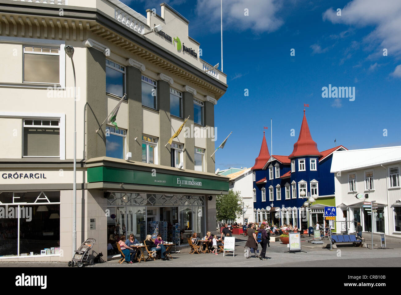 Innenstadt, in der Rückseite Cafe Blaa Kannan, Akureyri, Island, Island, Nordeuropa Stockfoto