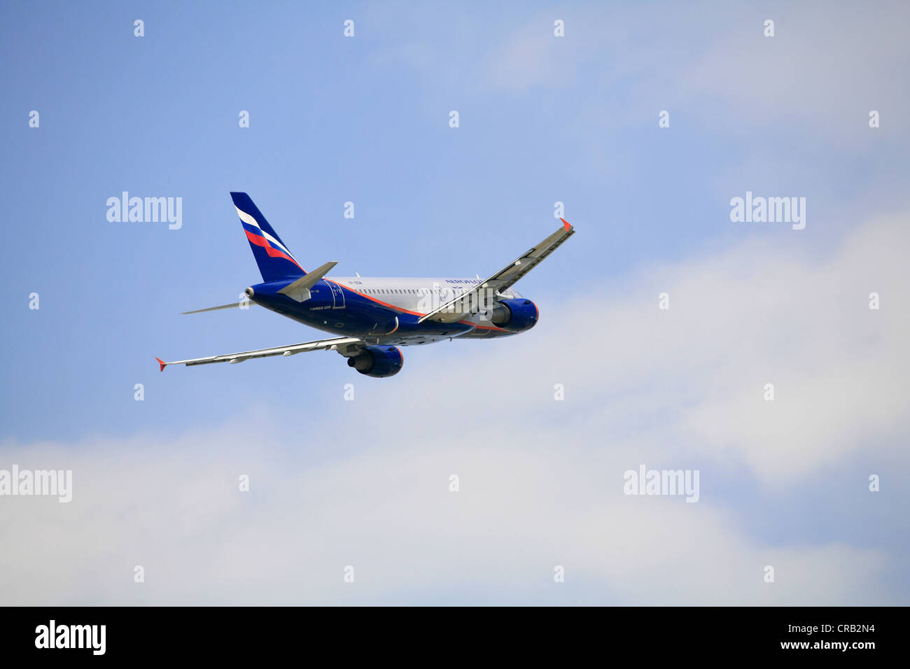 Passagierflugzeug Airbus A319 der Fluggesellschaften Aeroflot, während der Aufstieg Stockfoto