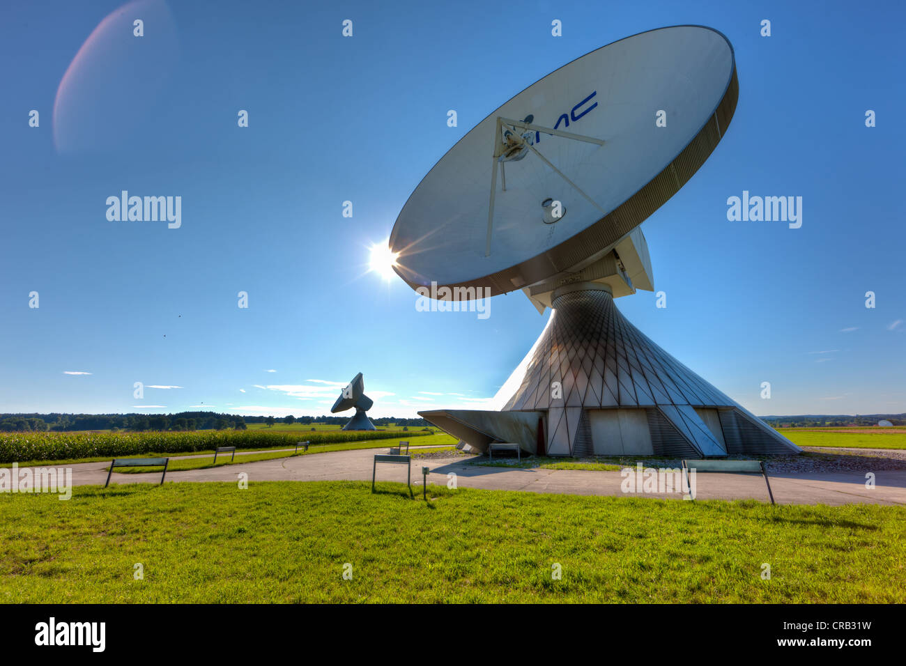 Sat-Schüssel, Raisting Satellite Earth Station, Boden station, Satelliten-Kommunikation, Oberbayern, Deutschland, Europa Stockfoto