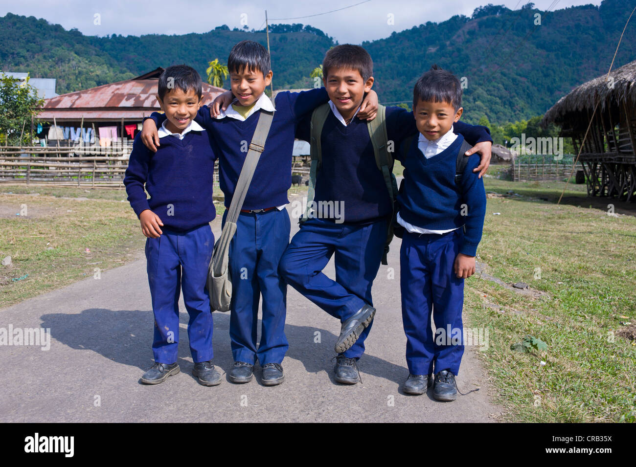 Schuljungen in entlang, Arunachal Pradesh, North East India, Indien, Asien Stockfoto