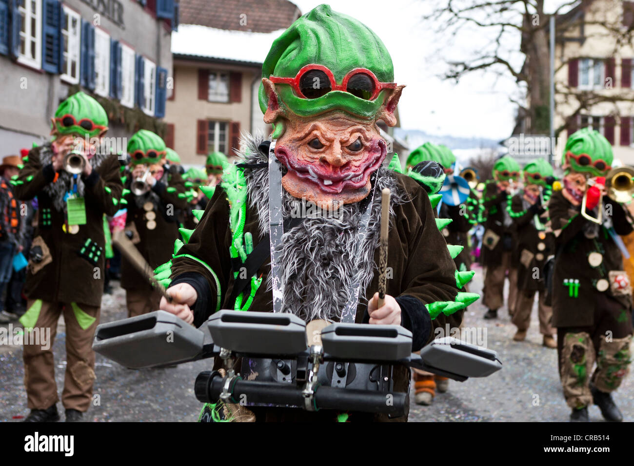 Vergiften Sie, Zwerge, Guggen-Musik, Kostüme, 35.  Motteri-Umzugsorganisation Parade in Malters, Luzern, Schweiz, Europa  Stockfotografie - Alamy
