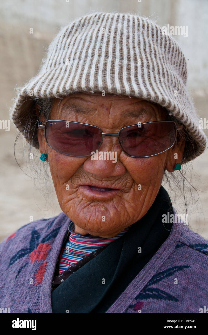 Alte Frau, Königreich Guge, West-Tibet, Tibet, Asien Stockfoto