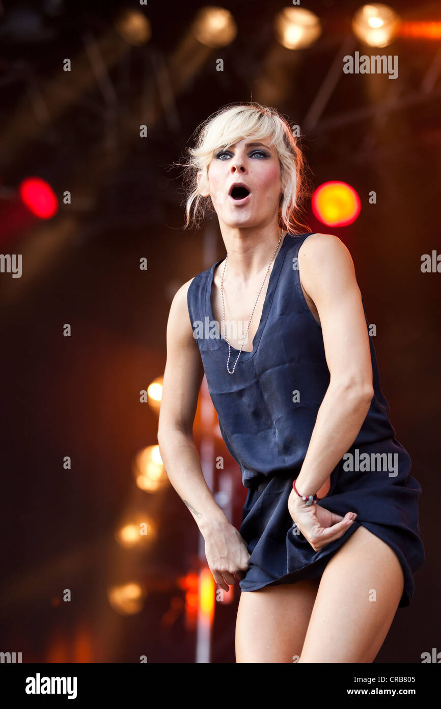 Sängerin und Frontfrau Maja Ivarsson von der schwedischen band The