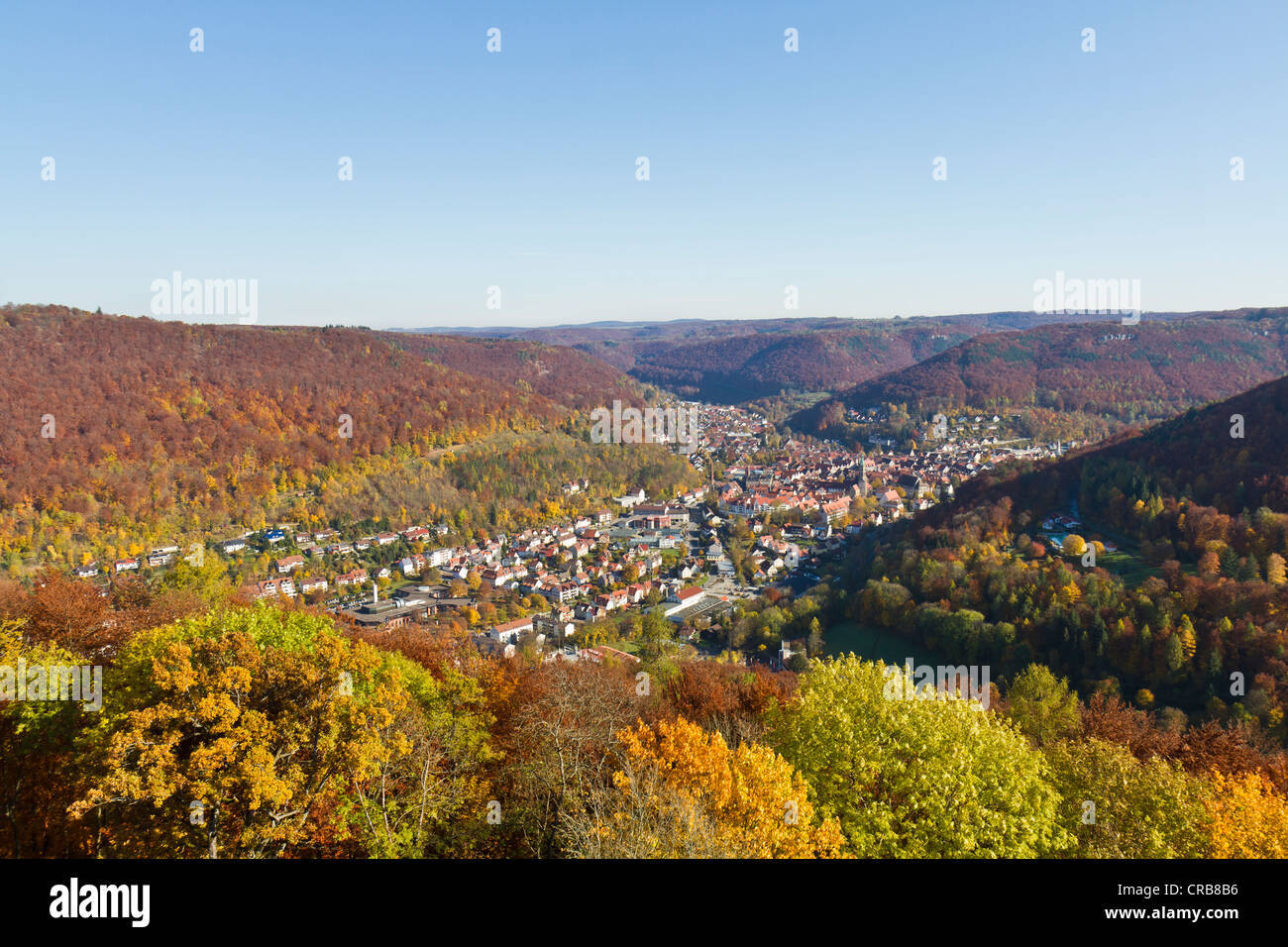 Blick auf Bad Urach, Schwäbische Alb, Reutlingen District, Baden-Württemberg, Deutschland, Europa Stockfoto