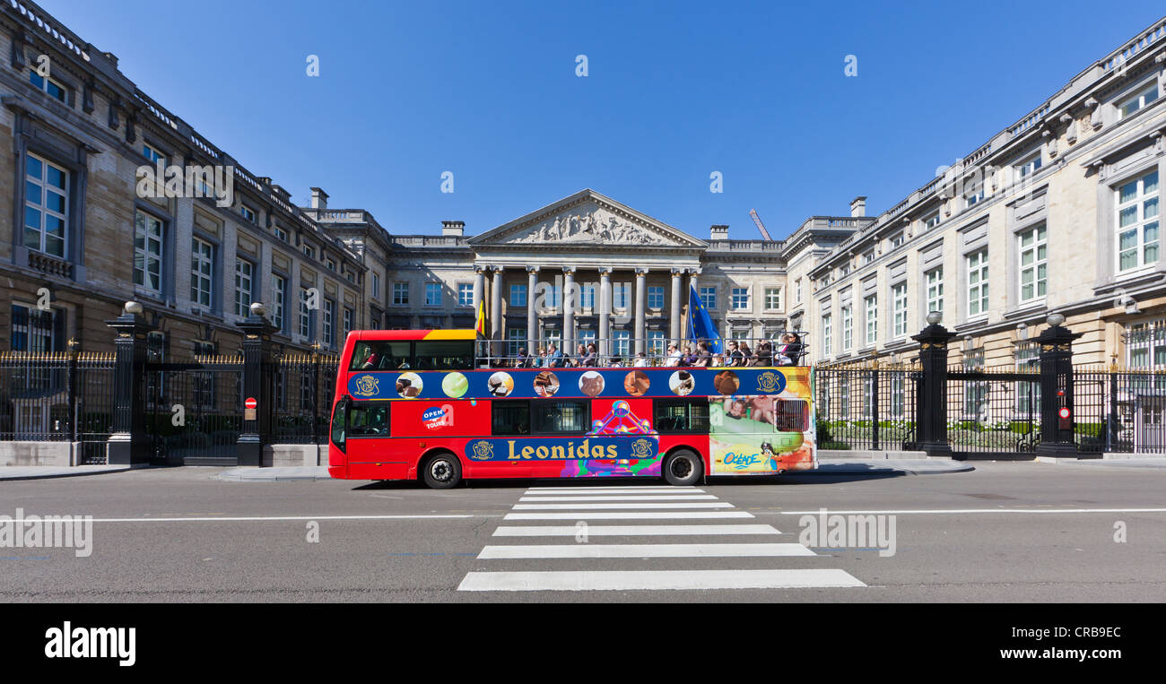 Théâtre Royal du Parc, Parktheater, mit einem komfortablen Bus in das Zentrum der belgischen Hauptstadt Brüssel, Brabant, Belgien Stockfoto