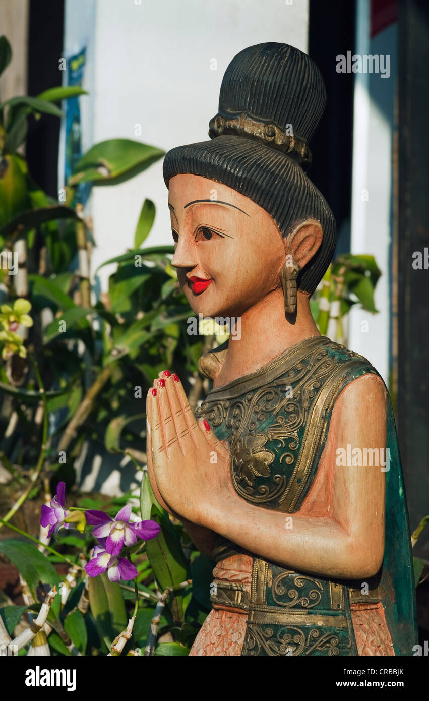 Wai Thai Gruß, Holzfigur, Ko Yao Noi, Phang Nga, Thailand, Südostasien, Asien Stockfoto