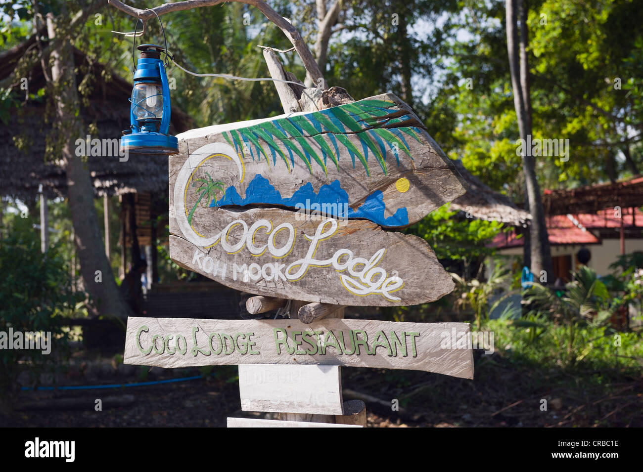 Coco Lodge Bungalows Zeichen, Ko Muk oder Ko Mook Insel, Thailand, Südostasien Stockfoto