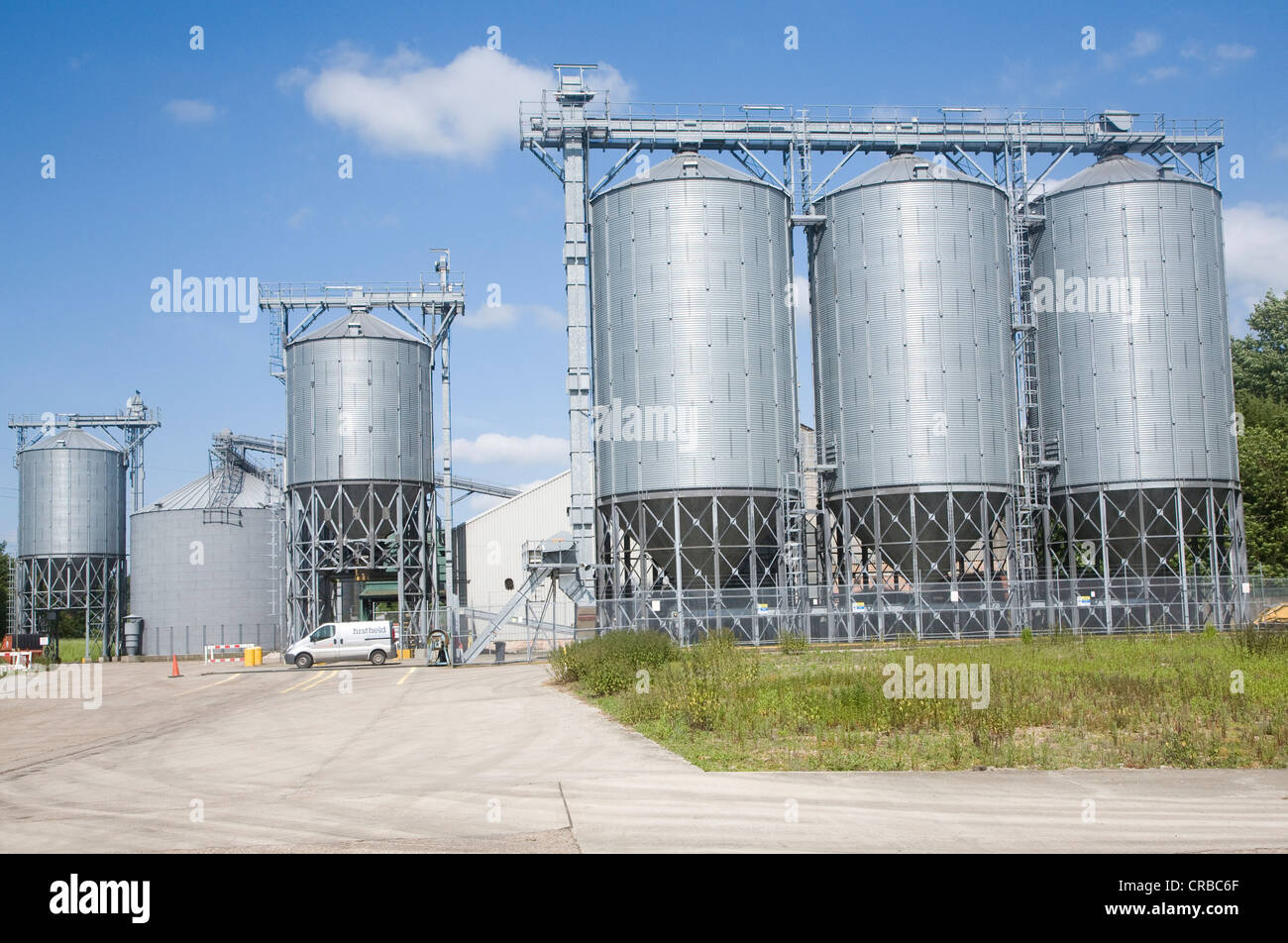 Großes Getreidesilo zum Speichern von Gerste Mendlesham, Suffolk, England Stockfoto