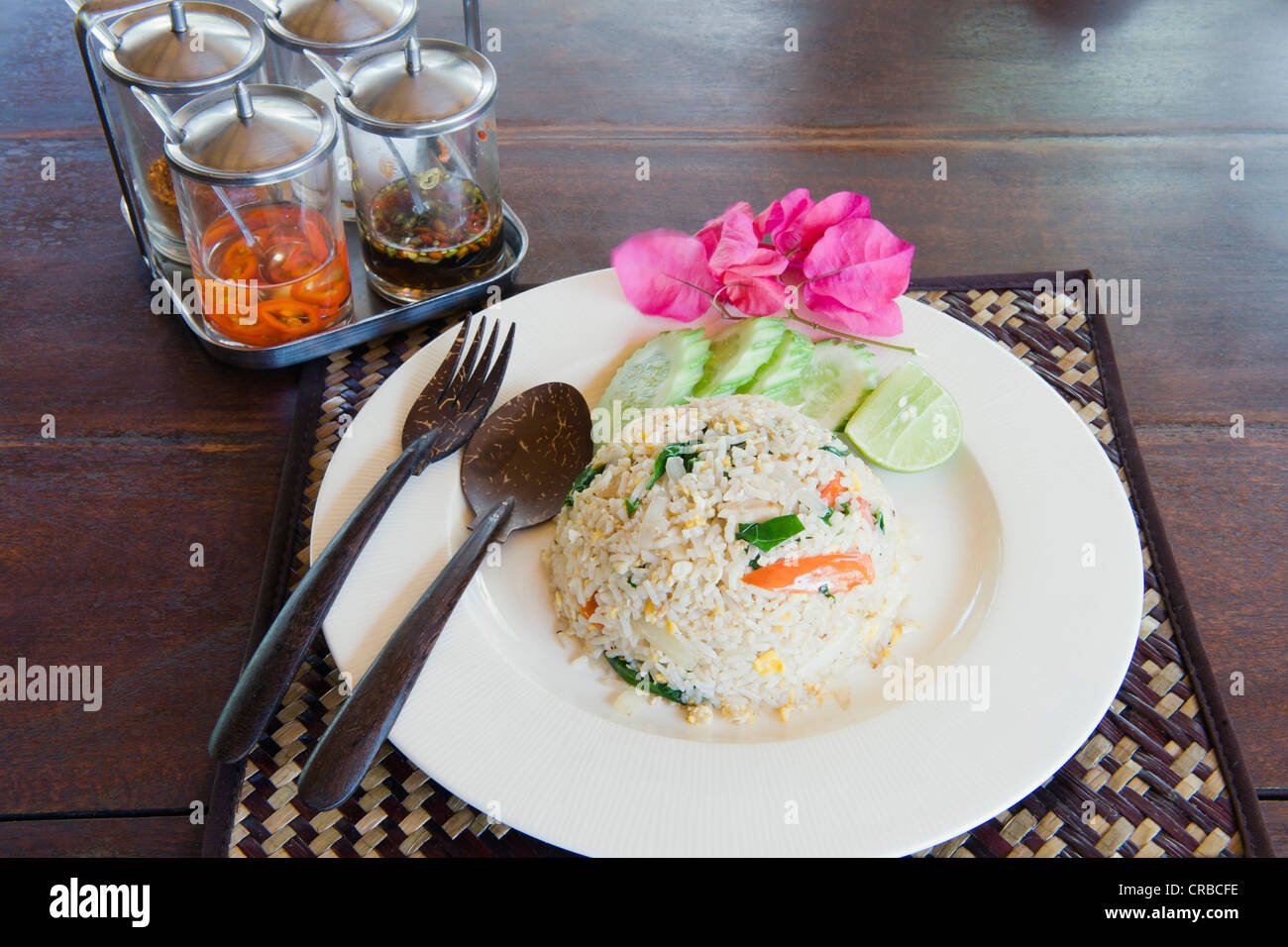 Gebratener Reis mit Huhn, Thai Essen, Ko Jum Island, Krabi, Thailand, Südostasien, Asien Stockfoto