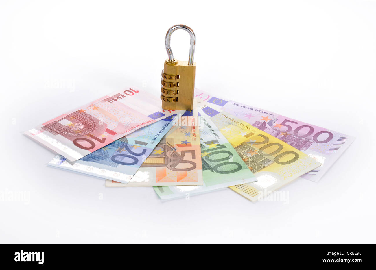 Zahlenschloss auf Euro-Banknoten, symbolisches Bild der monetäre Sicherheit Stockfoto