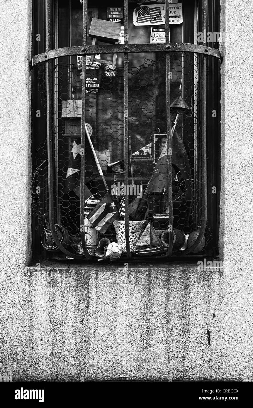 Fenster mit Bars, Greenwich Village, Manhattan, New York City, New York, USA Stockfoto