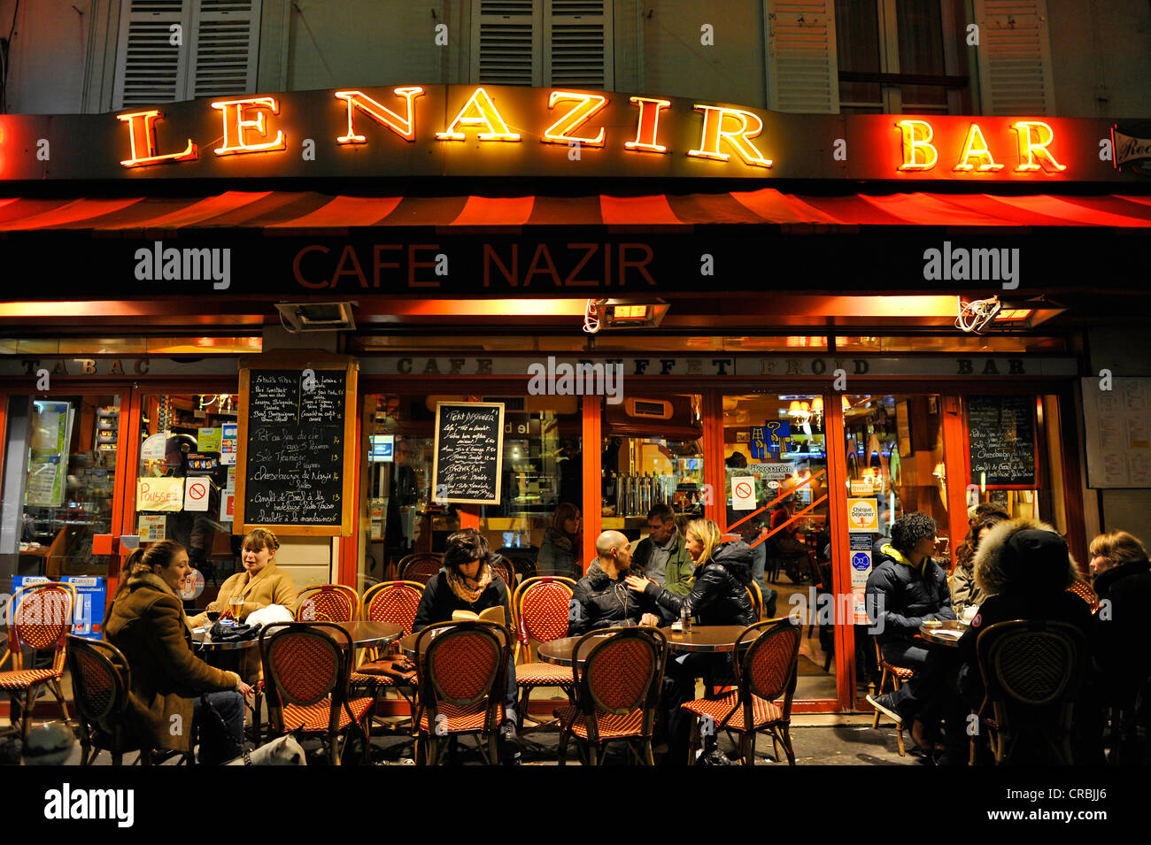 Nachtaufnahme, Café und Bar Le Nazir, Paris, Frankreich, Europa Stockfoto