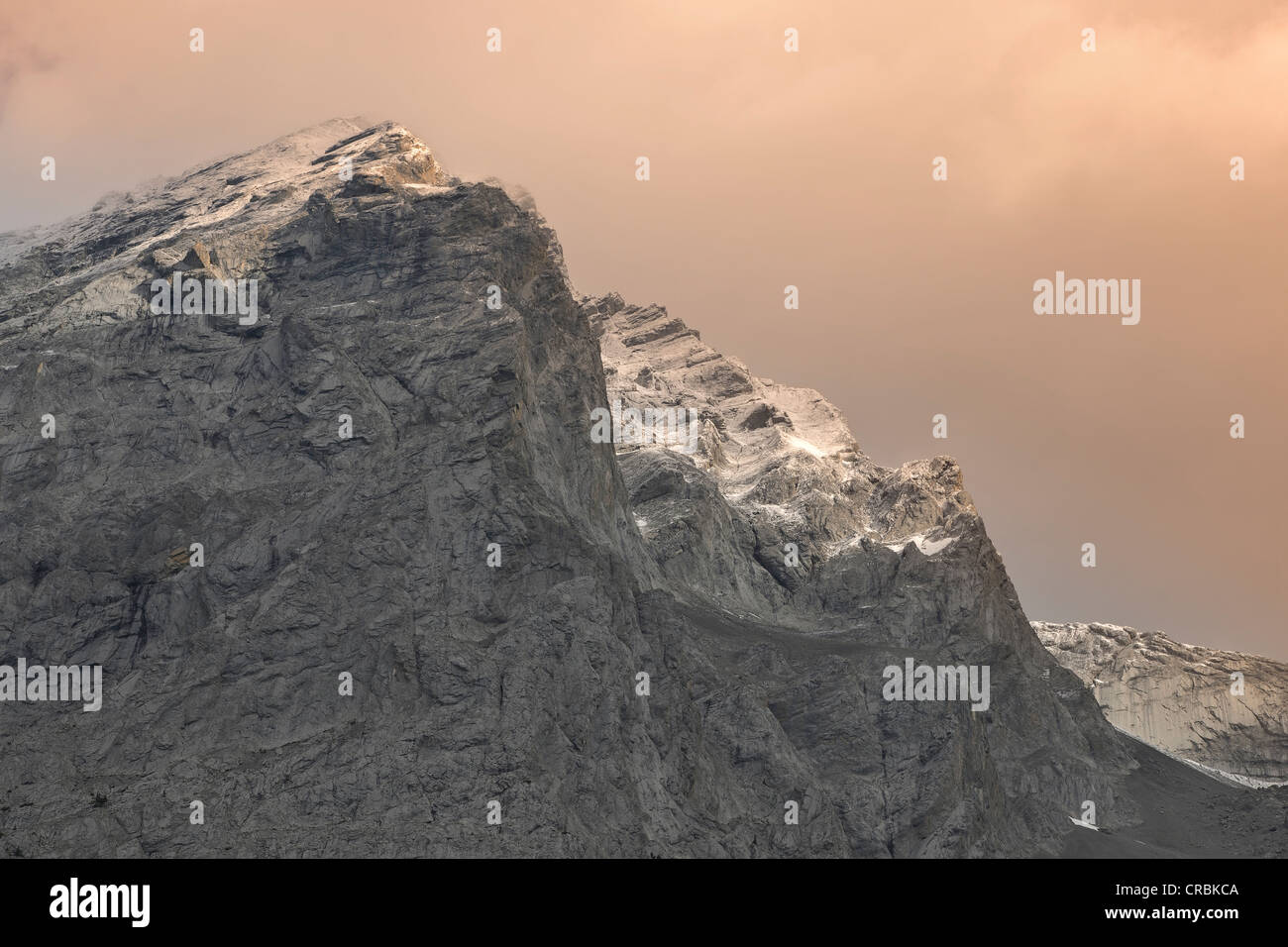 Blick auf Mount Paul, Maligne Valley, Abendstimmung, Jasper Nationalpark, Kanadische Rockies, Alberta, Kanada Stockfoto