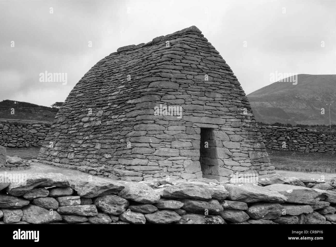 Early Christian Church gebaut in einem vorkragenden Tresor, Gallarus Oratory, Halbinsel Dingle, County, Irland, britische Inseln, Europa Stockfoto