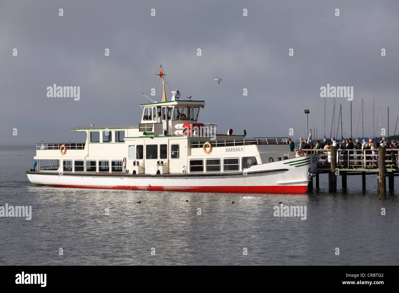 Motorschiff MV Barbara, See Chiemsee, Chiemgau, Oberbayern, Deutschland, Europa, PublicGround Stockfoto