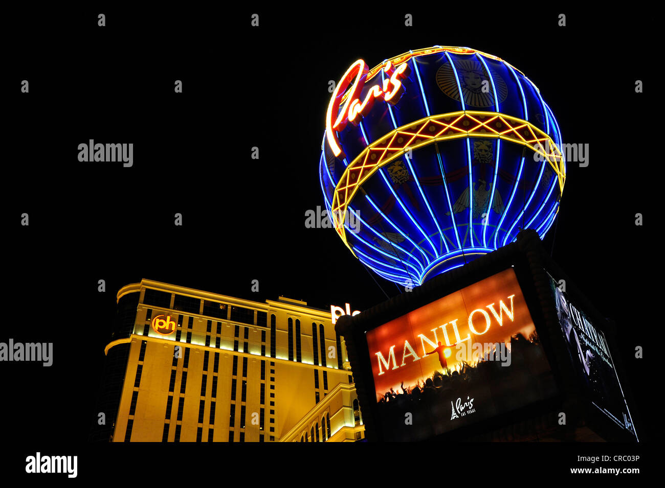 Nachtaufnahme, Paris Las Vegas, ein Luxushotel und Casino, Planet Hollywood, The Strip, Las Vegas, Nevada, USA, PublicGround Stockfoto