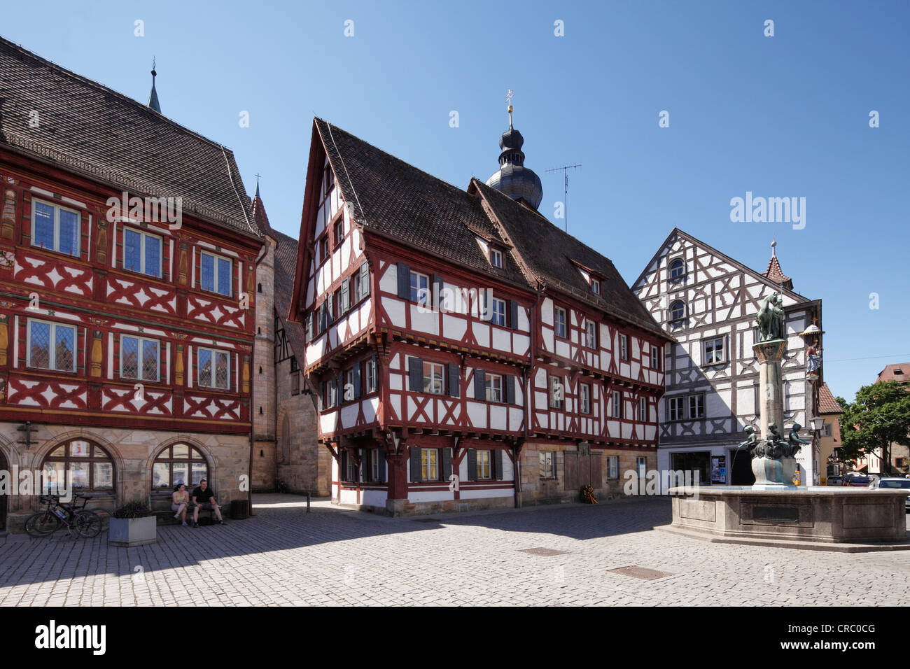 Rathausplatz-Platz mit Brunnen, Kriegerbrunnen, Forchheim, Fränkische Schweiz, Oberfranken, Franken, Bayern Stockfoto