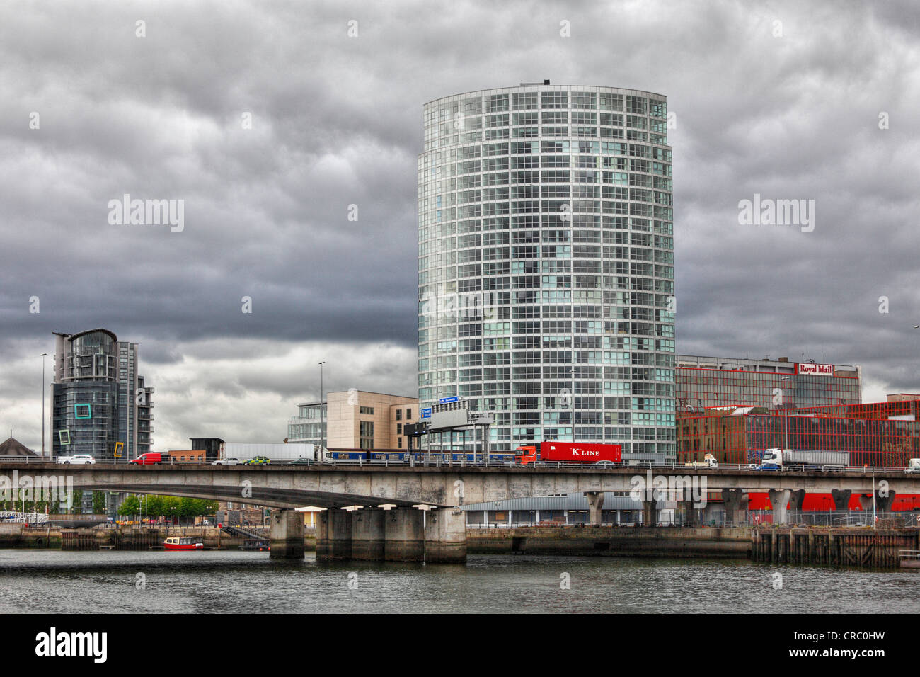 Obel Turm und Lagan Brücke mit Stadt Autobahn, Belfast, Nordirland, Vereinigtes Königreich, Europa, PublicGround Stockfoto