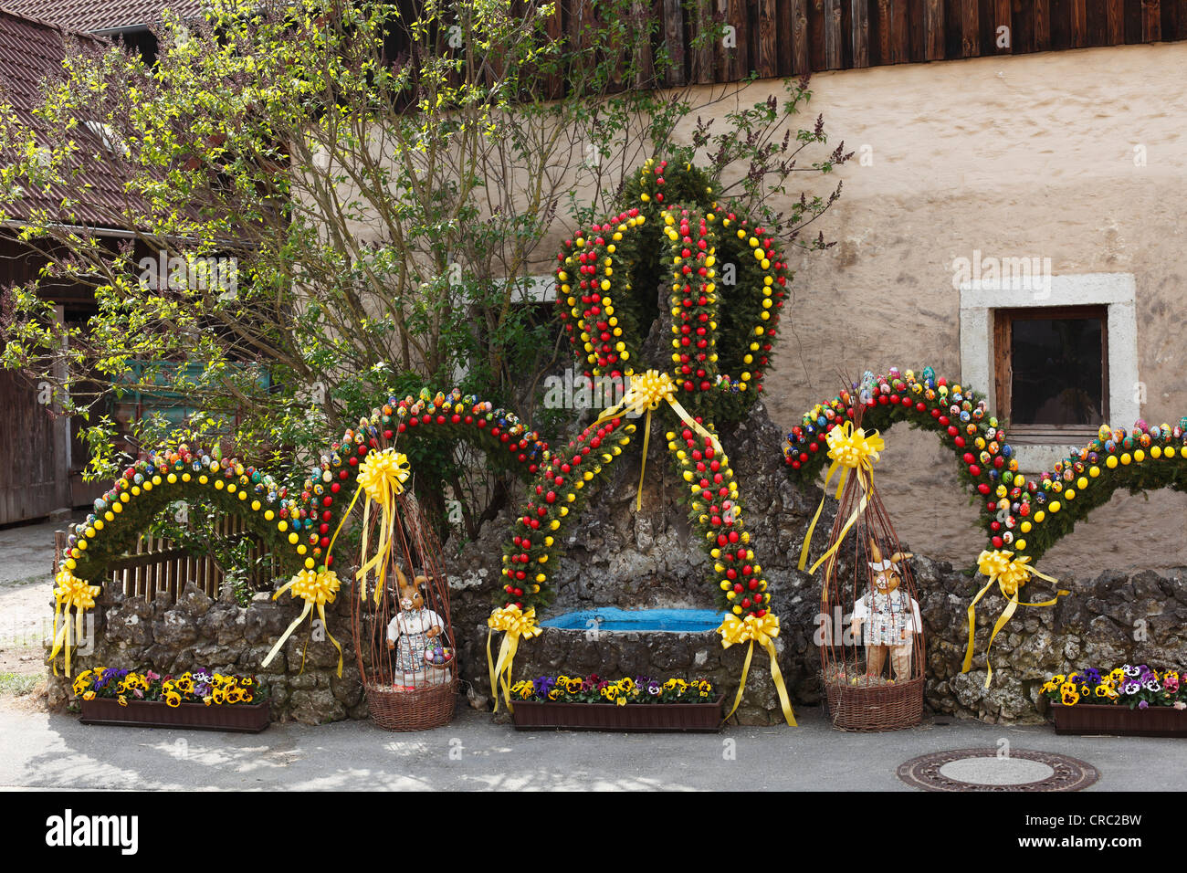 Ostern-Brunnen, Oberleinleiter, Heiligenstadt Gemeinschaft, Fränkische Schweiz, Oberfranken, Franken, Bayern Stockfoto