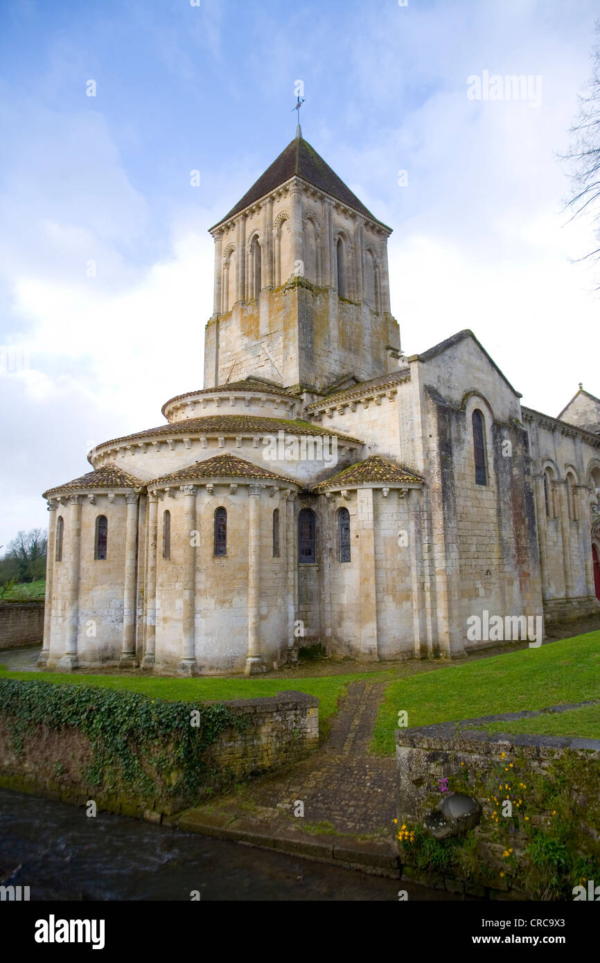 Kirche von St. Hilaire Melle Deux Sevres Poitou Charentes Frankreich Melle St Hilaire romanische Kirche Stockfoto