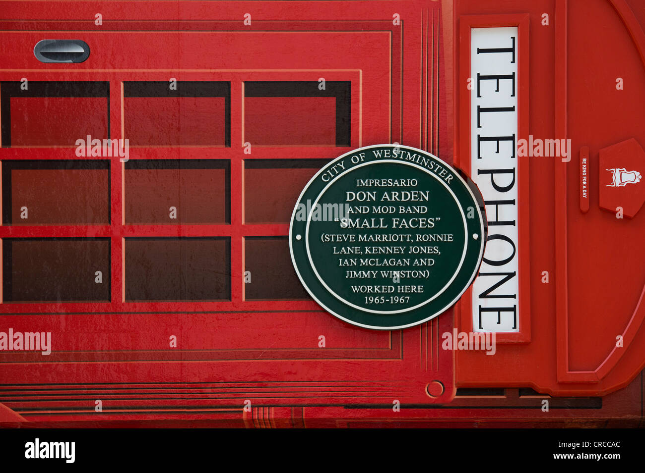 Don Arden / Small Faces Plaque / rote Telefonzelle Puma shop Fassade. Carnaby Street, London, England Stockfoto