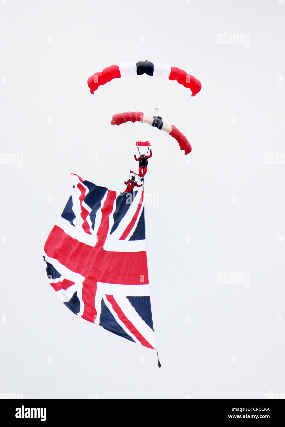 Red Devil Flagge zeigen auf der Diamond Jubilee Epsom Derby 2012 Stockfoto