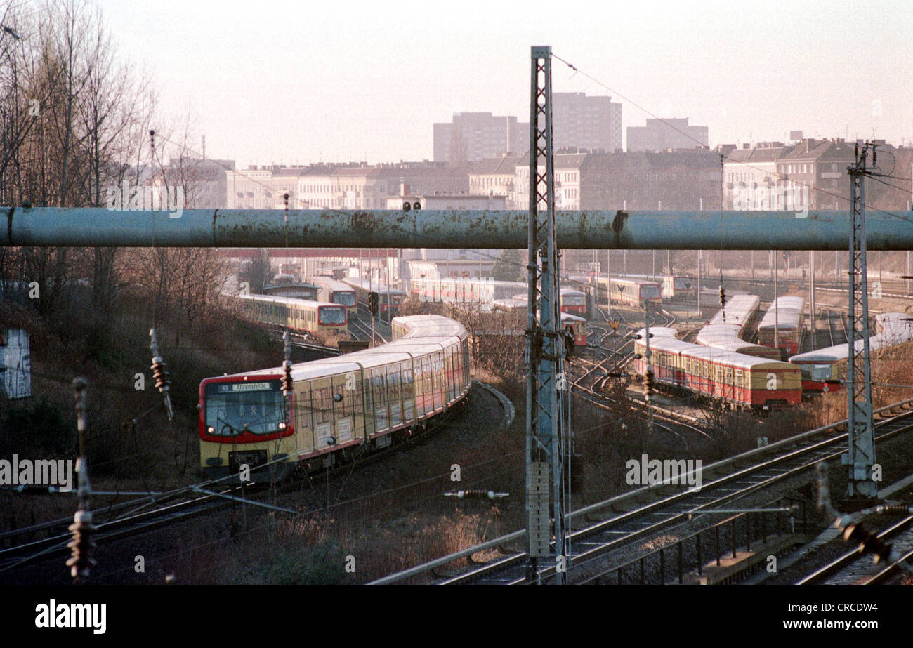 S-Bahn Berlin-Friedrichsfelde Stockfoto