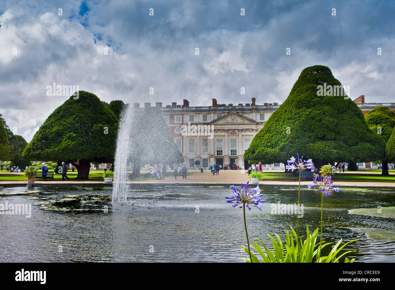 Brunnen und Wasser-Funktion in Hampton Court Palace Stockfoto