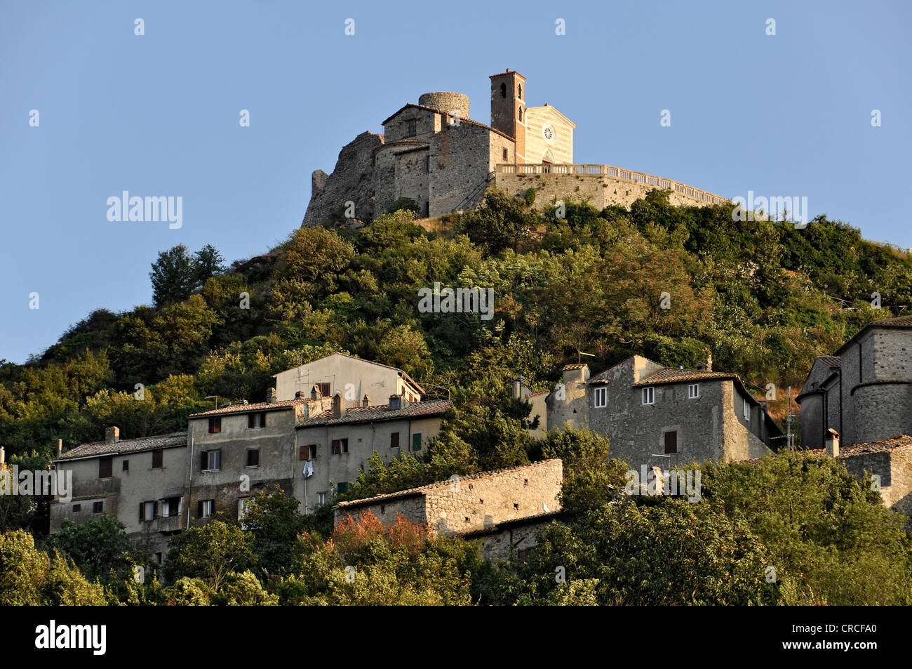 Kirche Chiesa Madonna della Rocca Castello dei Frangipane, Frangipani Burg Rocca di Tolfa, Tolfa, Lazio, Italien, Europa Stockfoto