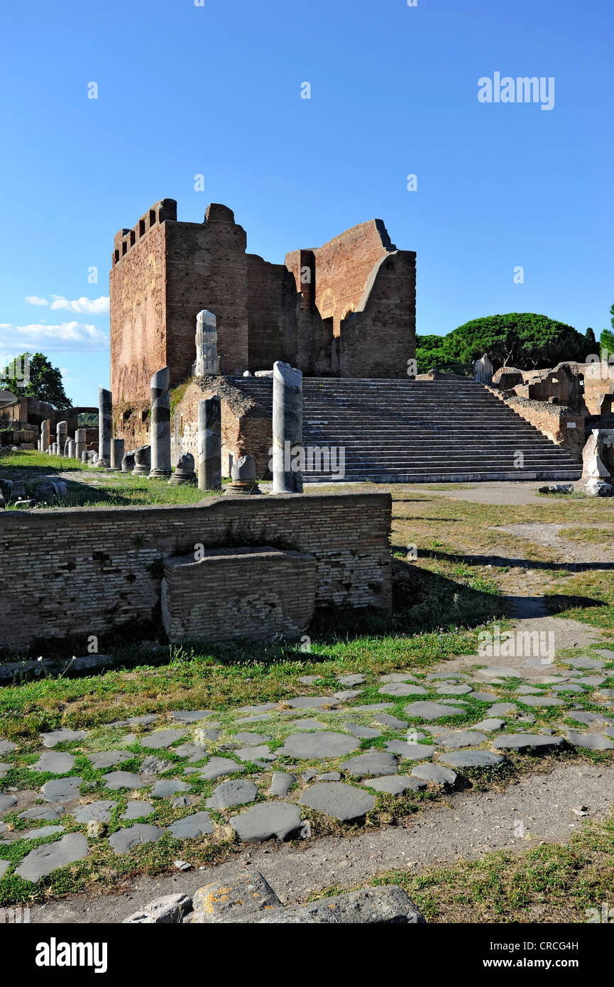 Main Tempel des Jupiter, Juno und Minerva, Capitolium, Ausgrabungsstätte Ostia Antica, alten Hafen Stadt von Rom, Latium, Italien Stockfoto