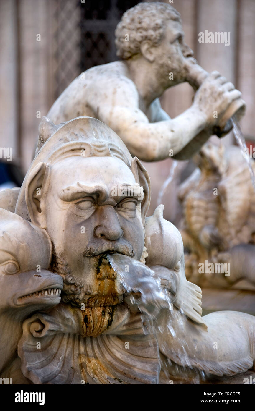 Brunnenfigur, Meer Figur mit Fisch und Triton, Fontana del Moro oder Moor-Brunnen, Piazza Navona, Rom, Latium, Italien, Europa Stockfoto