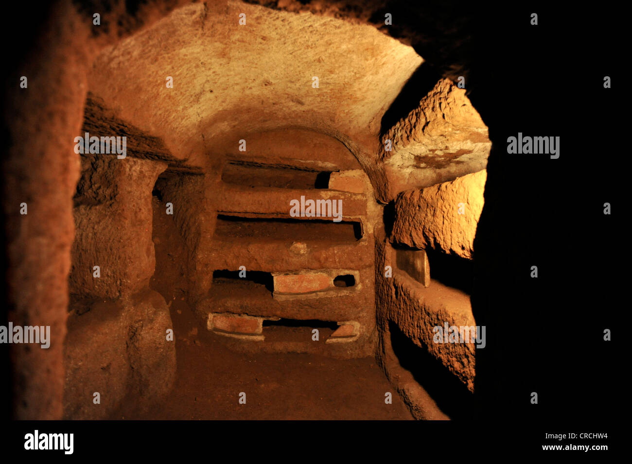 Hypogäum mit schweren Nischen in den Katakomben von San Sebastiano, Via Appia Antica, Rom, Latium, Italien, Europa Stockfoto