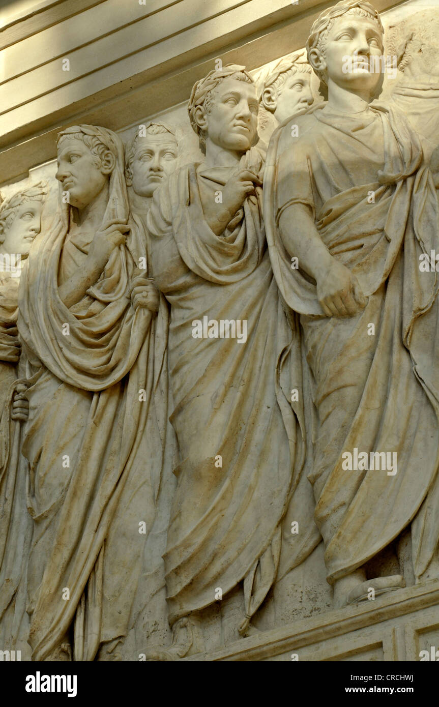 Relief Fries Prozession, herrschenden Familie, Senatoren, Frieden Altar Ara Pacis Augustae, Nordseite, Rom, Latium, Italien, Europa Stockfoto